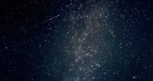 Lluvia de estrellas, cometas brillantes, conjunción planetaria y la Vía Láctea en todo su esplendor, propuestas astronómicas para disfrutar del cielo