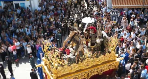 «El crecimiento turístico de la Semana Santa plantea el reto de equilibrar cultura y espiritualidad»