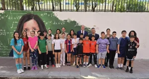 Escolares de Martos dedican un mural a la investigadora de la UJA Raquel Caballero