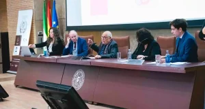 El jurista Muñoz Conde analiza en la UAL el impacto del populismo en el Derecho Penal