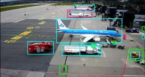 Diseñan un sistema inteligente de videovigilancia para aeropuertos que detecta intrusos en las pistas