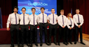 La primera promoción de pilotos formada en la Universidad de Burgos: muy internacional