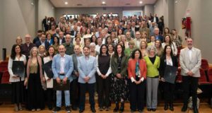 La UHU rinde homenaje a todo su personal que se jubila y cumple 25 años en la institución