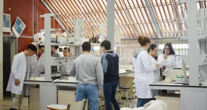 Almería, Granada y Jaén, las tres andaluzas entre las veinte mejores de España según la lista Forbes