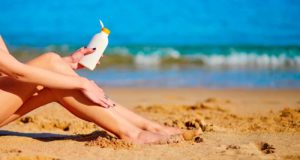 Qué factor de protección solar se debe usar en verano y otros consejos para proteger la piel