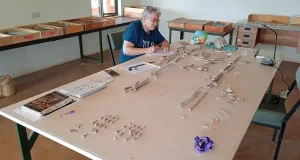 Investigadores españoles estudian en Kenia el origen de las enfermedades uno de los yacimientos humanos más antiguos