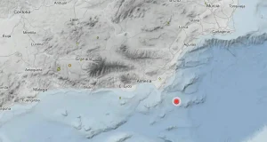 Al fuerte terremoto de 5,4 frente a la costa de Almería le han seguido una treintena de réplicas
