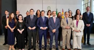 José Rodríguez toma posesión como rector de la UHU y la define como «motor de transformación social»