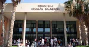 Las bibliotecas de la UAL, Oviedo y Valencia lanzan una guía sobre el uso de la IA para la universidad