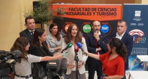 Ciencias Empresariales y Turismo de la UHU premia a sus mejores estudiantes