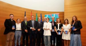 El rector de la UMA, nombrado presidente de honor de la Asociación de Antiguos Alumnos