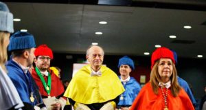 La UJA hace historia al incorporar a un Nobel a su cuadro de honoris causa