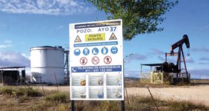 Microorganismos y plantas para limpiar la contaminación del único pozo petrolero de España
