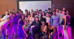 Unas clases transformadas en plató de televisión: al mismo estilo de ‘Tu cara me suena’