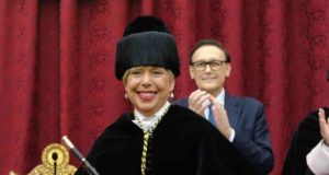 Carmen Vargas toma posesión como rectora de la Universidad de Sevilla: es la primera mujer en dirigir la institución