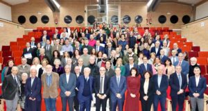 La UAL homenajea al profesorado y personal técnicoque se jubila y a los que cumplen 25 años de servicio en la institución
