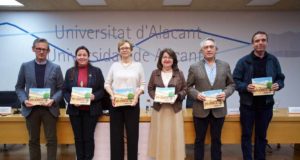 Los cincuenta años de Ciencias de la UA caben en libro escrito por quienes han hecho su historia