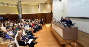 Cajamar y la UMU resaltan la necesidad de que los profesionales se adapten a la IA