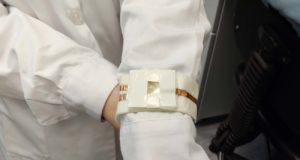 La pulsera que avisa cuando el Sol empieza a ser peligroso para la piel