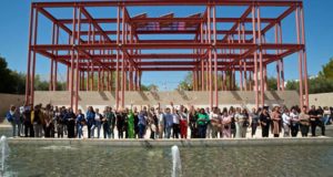La Facultad de Educación de la UA acoge la exposición «Historia y Cultura del Pueblo Gitano» hasta el 28 de mayo