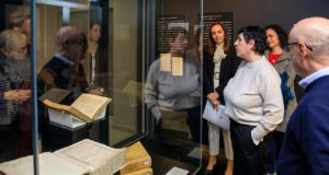 La UJA exhibe el histórico Diccionario de Autoridades, el primer gran volumen de la Real Academia Española