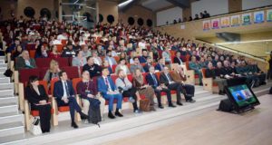 Fuerzas de seguridad, jueces e ingenieros debaten en la UAL sobre la vulneración de derechos que trae la IA