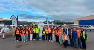 Estudiantes de Ingeniería Aeroespacial de la UA hacen prácticas de vuelo