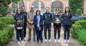 El UCAM Cartagena Tenis de Mesa lleva su copa de la Reina al campus de Los Jerónimos