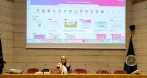 La UNIA enseña a usar la inteligencia artificial generativa para crear materiales didácticos