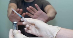Los antivacunas tienen una postura más política que pseudocientífica