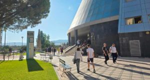 La UJA destina 70.000 euros a becas para microcredenciales y másteres de formación permanente