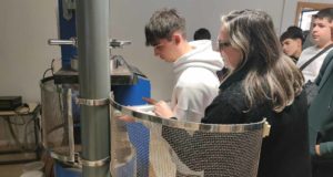 Cerca de 400 estudiantes conocen el Grado en Edificación en la UGR: la inserción laboral supera el 90%