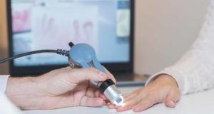 Descubren por qué la esclerosis sistémica afecta más a mujeres que a hombres