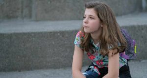 La exposición a plásticos y el uso de cosméticos está relacionado con el adelanto de la pubertad en niñas