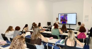 Las claves para utilizar la IA y los espacios culturales para transformar la enseñanza, en un curso de verano de la UAL