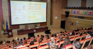 Campus tecnológico para chicas en la UAL: se forman en inteligencia artificial, robótica e impresión 3D