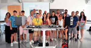 La UAL muestra el camino para ser DJ profesional: del vinilo a la mezcla digital