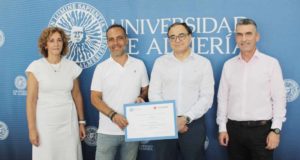 La UAL entrega más de 7.200 euros a Cruz Roja para ayudar a las víctimas de los terremotos en Venezuela