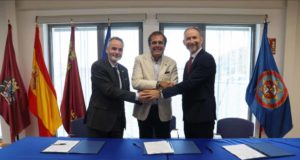 Un robot inteligente y un estudio sobre residuos farmacológicos para mejorar sostenibilidad del Puerto de Cartagena