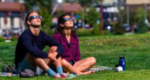 ¿Afectará el eclipse del 12 de agosto a perros y gatos? Esto es lo que recomiendan los veterinarios