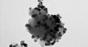 Capturan nanoplásticos del agua y los convierten en anuevos descontaminantes