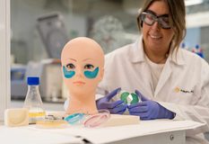 Una biocelulosa con bacterias, base para una nueva generación de mascarillas faciales
