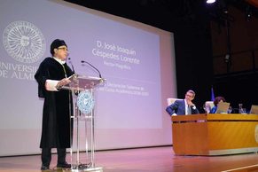 La UAL inaugura el curso reivindicando una financiación justa y con advertencias sobre los riesgos de la IA