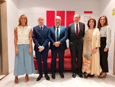 CRUE y el Santander lanzan 11.300 becas para estancias Erasmus y microcredenciales