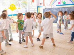 Un profesor de la UA da las claves de la importancia del baile en niños en su nuevo libro