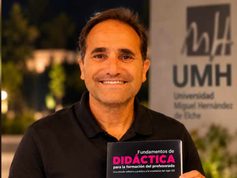 Las claves para formar al profesorado, en el libro de un catedrático de la Miguel Hernández