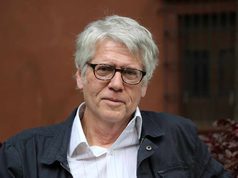 El escritor peruano Mario Montalbetti gana Premio Iberoamericano de Letras José Donoso