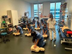 La UGR entrena al alumnado de Medicina para afrontar emergencias en escenarios complejos