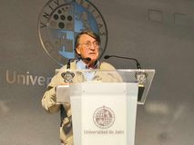 Joaquín Araújo invita a reflexionar sobre el estilo de vida actual