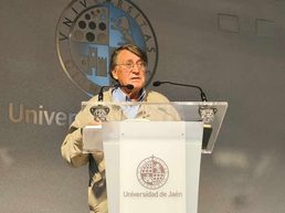 Joaquín Araújo invita a reflexionar sobre el estilo de vida actual